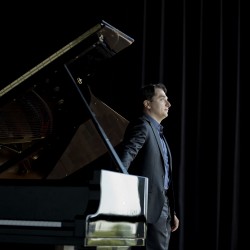 Igor Tchetuev, Pianist
Photo: Marco Borggreve